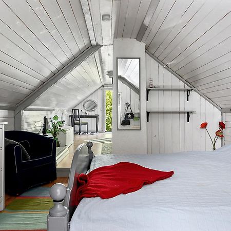 Loftlaegenhet Pa Haestgard I Tvaaker 아파트 외부 사진